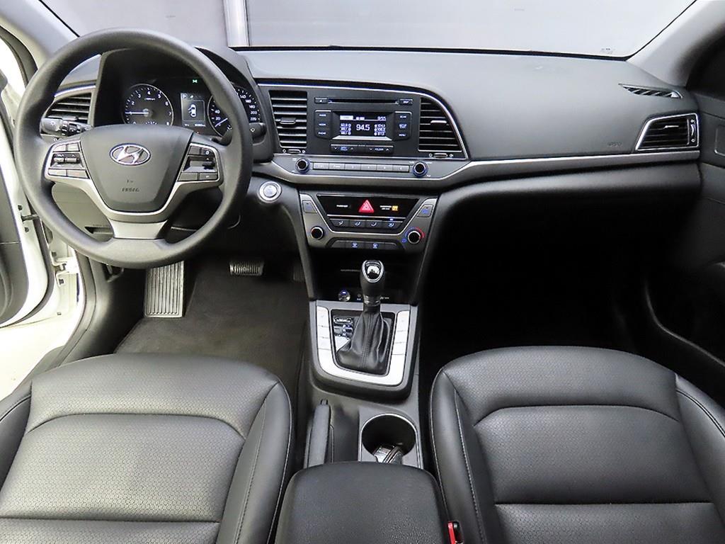 HYUNDAI Avante - Vista 7