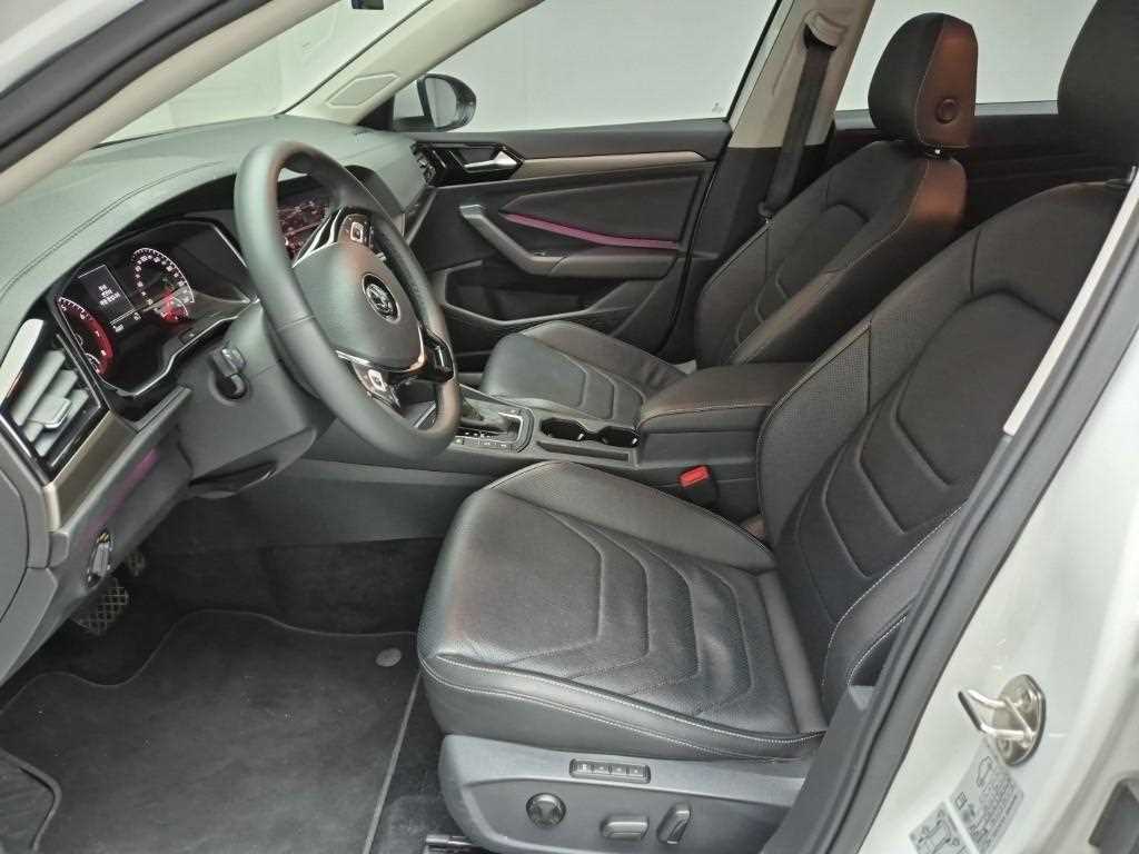 Volkswagen Jetta - Vista 11