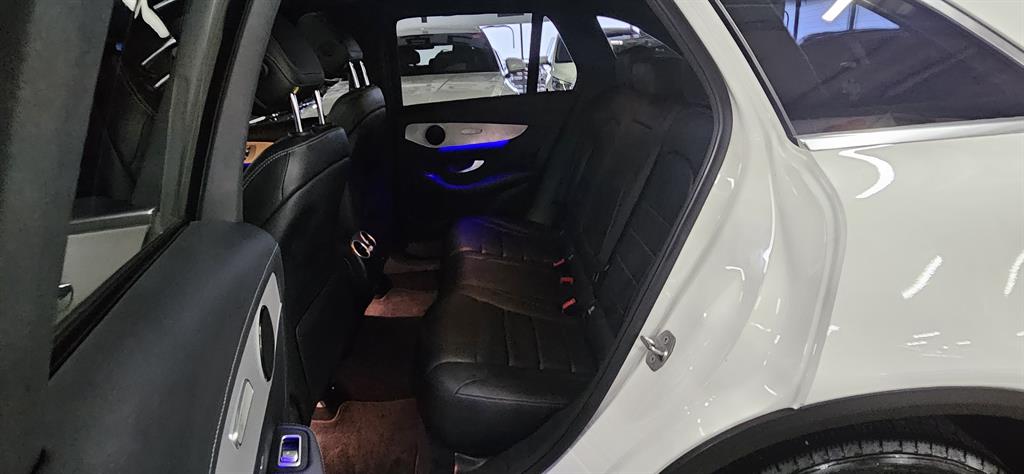 Mercedes Benz GLC Class - Vista 9