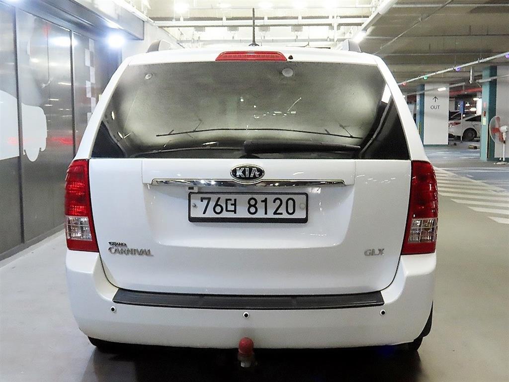 KIA Carnival - Vista 5