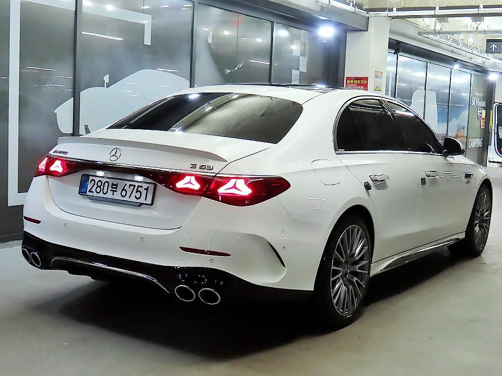 Mercedes Benz E class - Vista 4