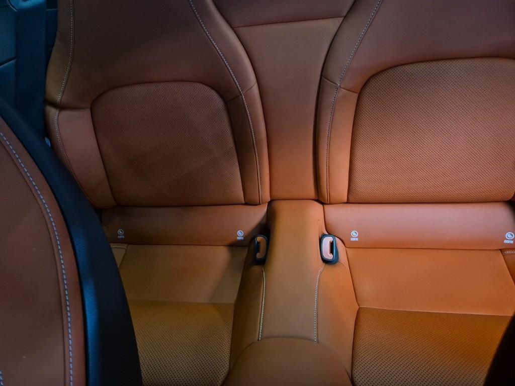 Mercedes Benz AMG GT - Vista 12