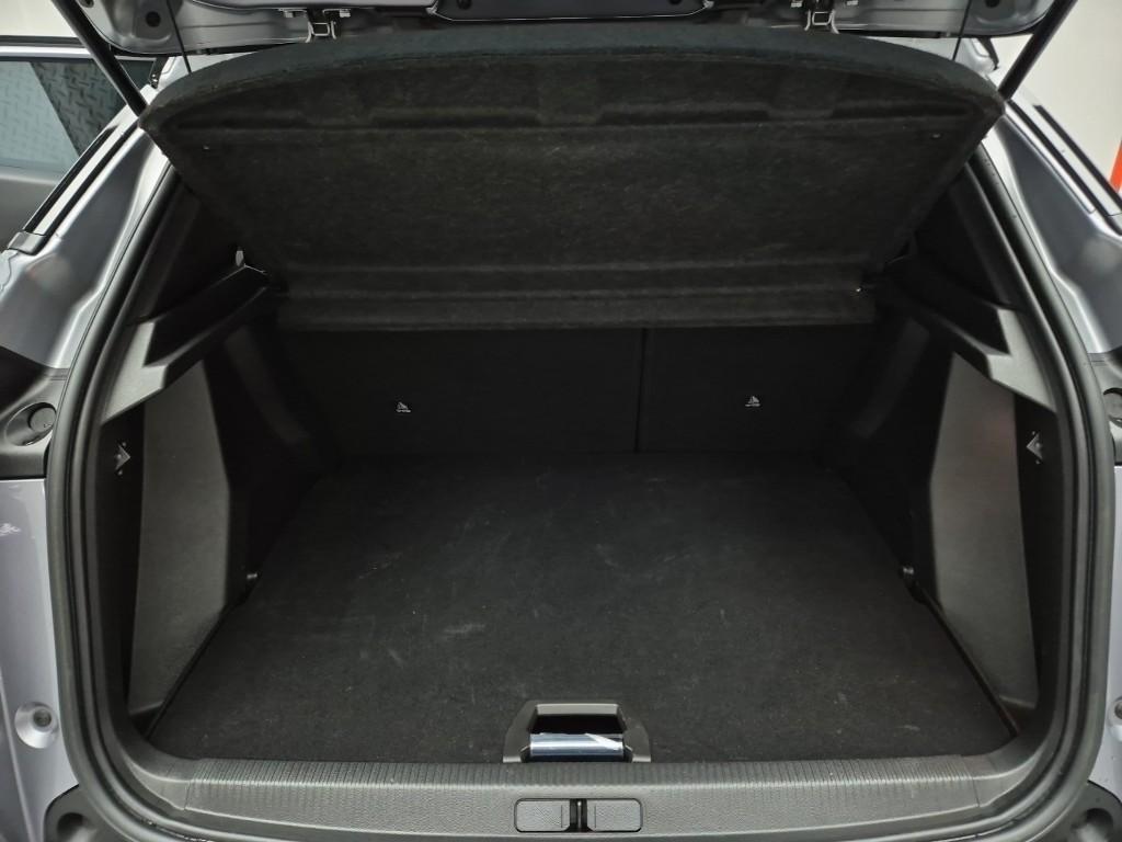 Peugeot 2008 2023 Plateado - Importación desde Corea - HF Imports Iquique - Foto 18