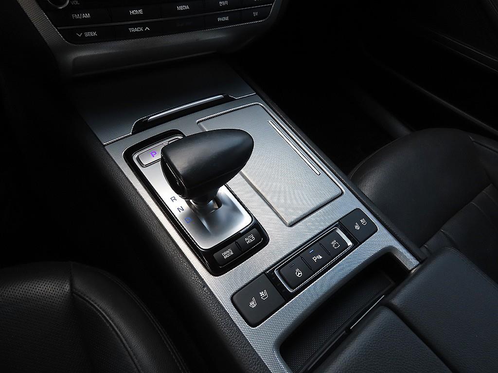 Genesis G80 - Vista 10