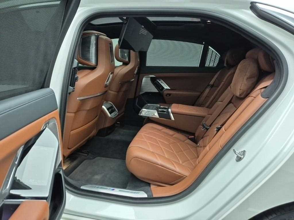 BMW 7 Series - Vista 12