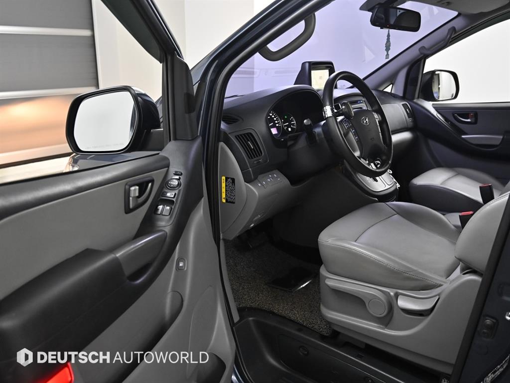 HYUNDAI Starex - Vista 11