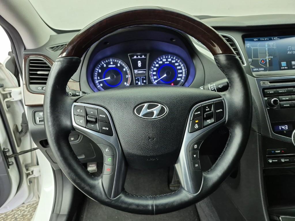 HYUNDAI Grandeur - Vista 9