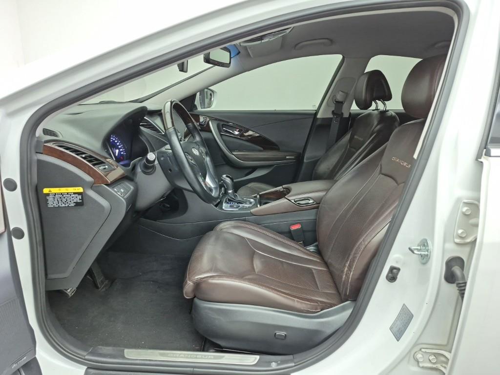 HYUNDAI Grandeur - Vista 11