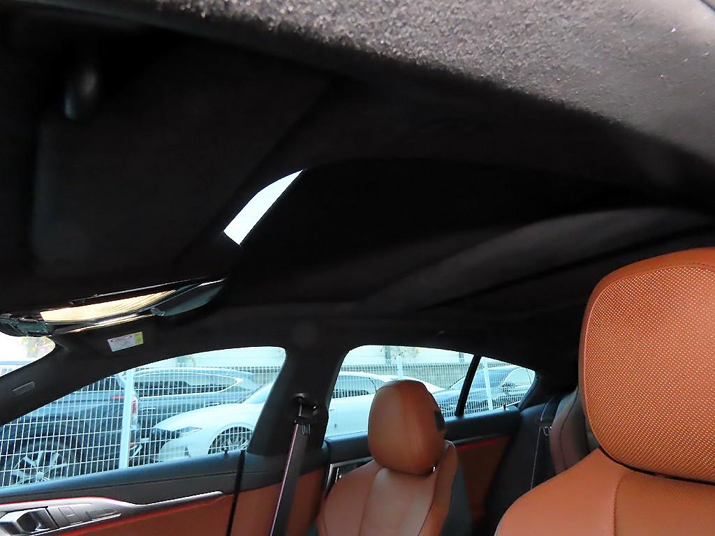 BMW 8 Series 2025 Negro - Importación desde Corea - HF Imports Iquique - Foto 18