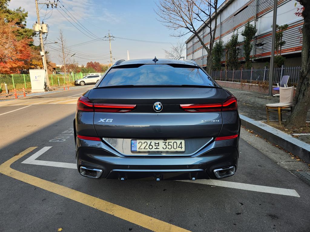 BMW X6 - Vista 4