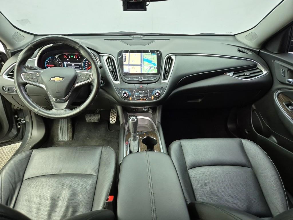 Chevrolet Malibu - Vista 5