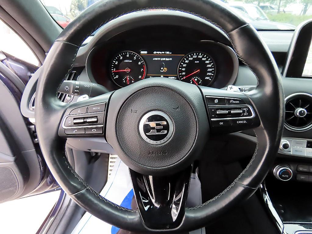 KIA Stinger - Vista 8