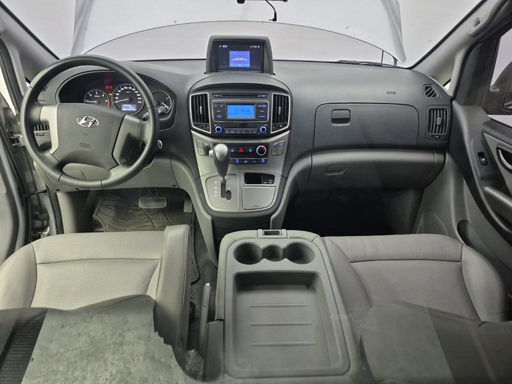 HYUNDAI Starex - Vista 5