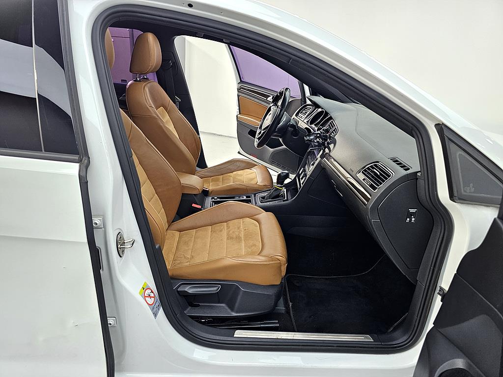 Volkswagen Golf - Vista 11