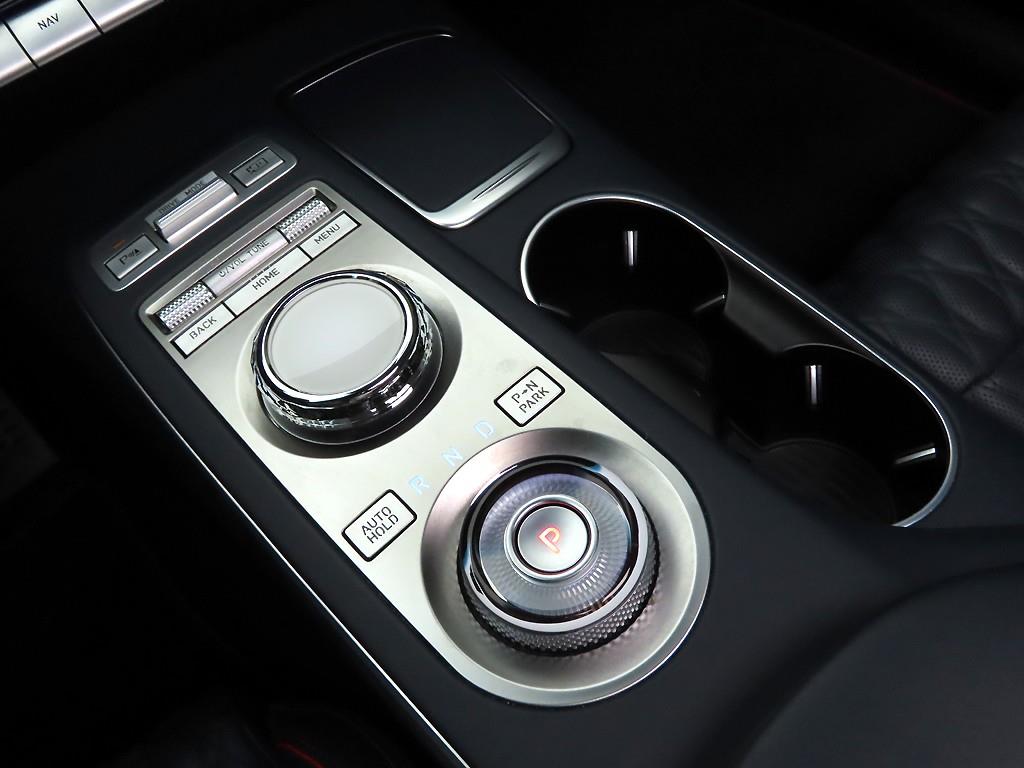 Genesis GV70 - Vista 10