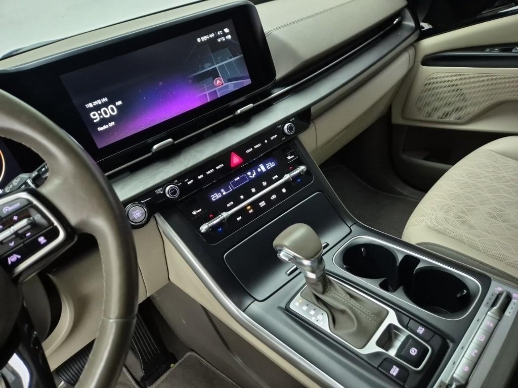 KIA Carnival - Vista 10