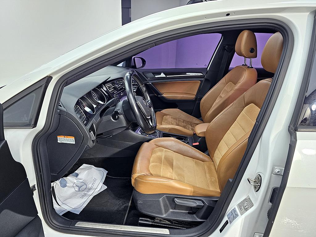 Volkswagen Golf - Vista 8