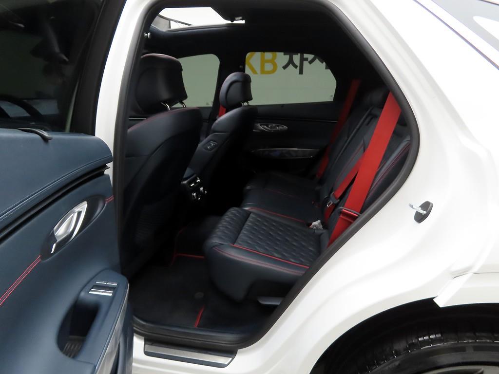 Genesis GV70 - Vista 12