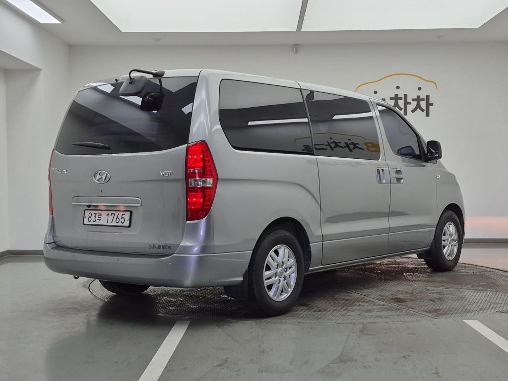 HYUNDAI Starex - Vista 4