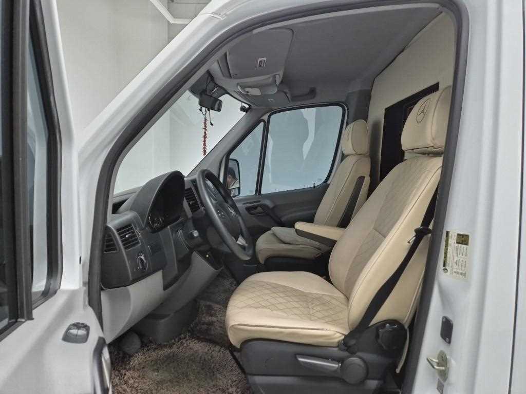 Mercedes Benz Sprinter - Vista 11
