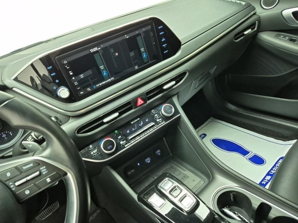 HYUNDAI Sonata - Vista 10