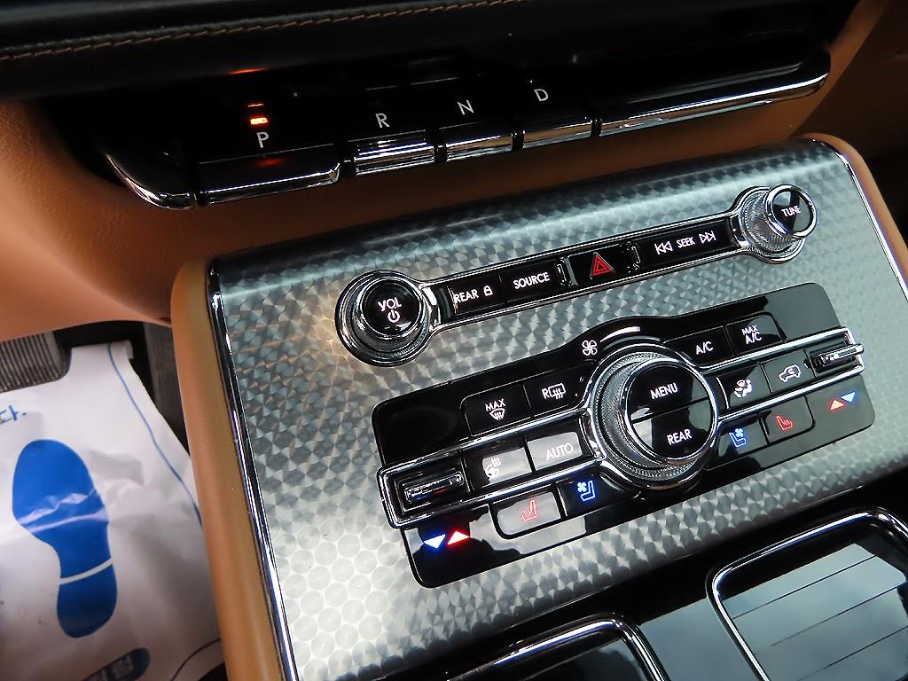 Lincoln Aviator - Vista 11