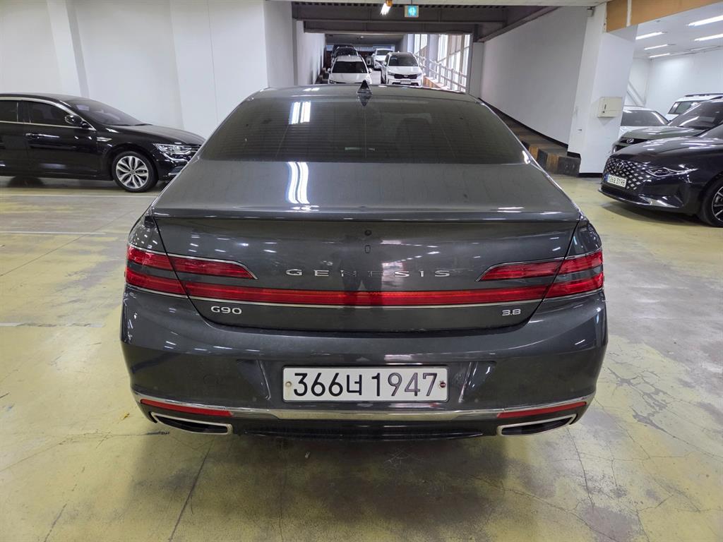 Genesis G90 - Vista 4