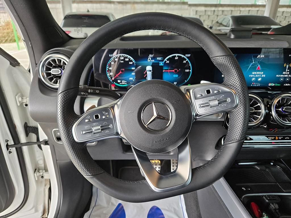 Mercedes Benz EQB - Vista 7