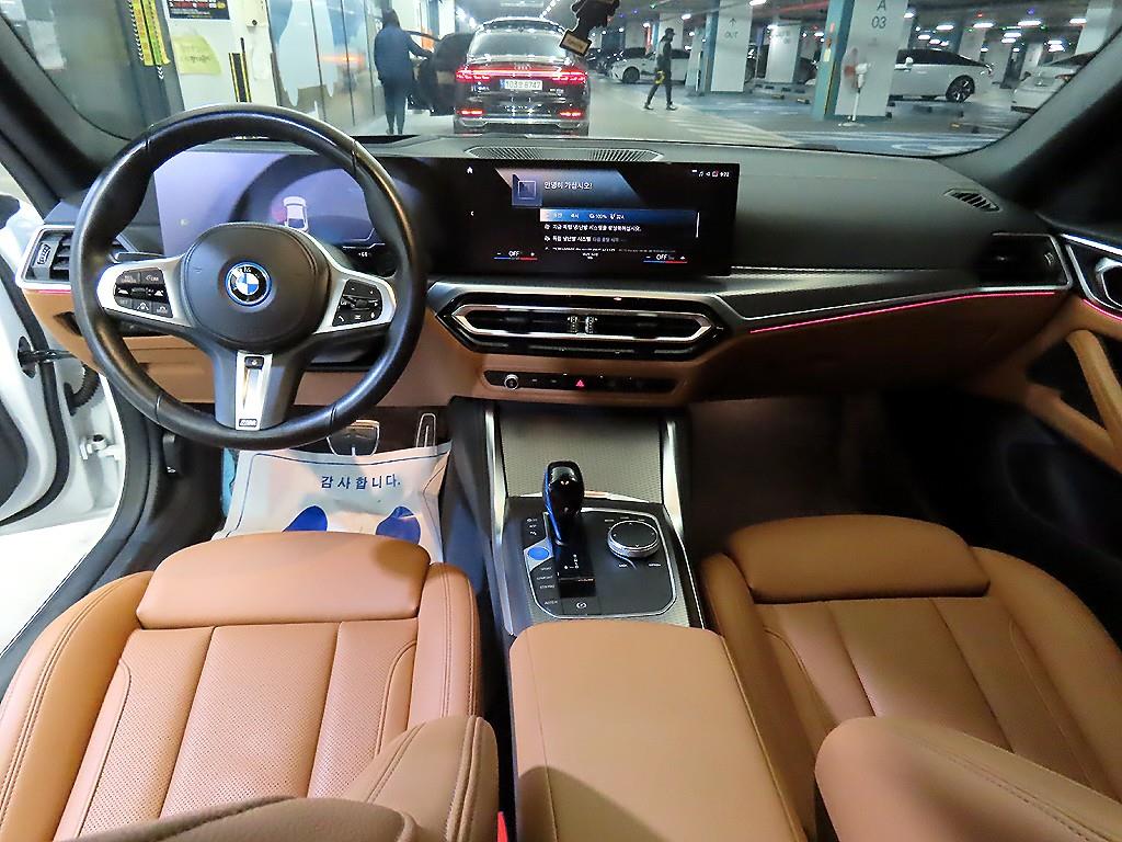 BMW i4 - Vista 10