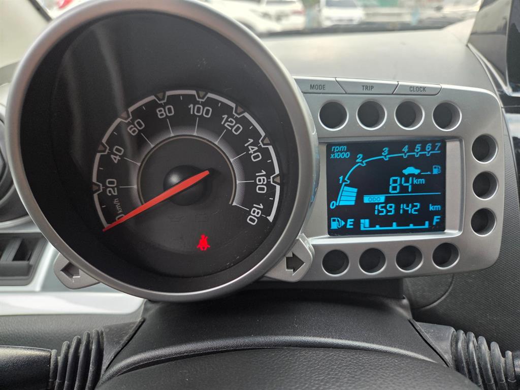 Chevrolet Spark - Vista 5