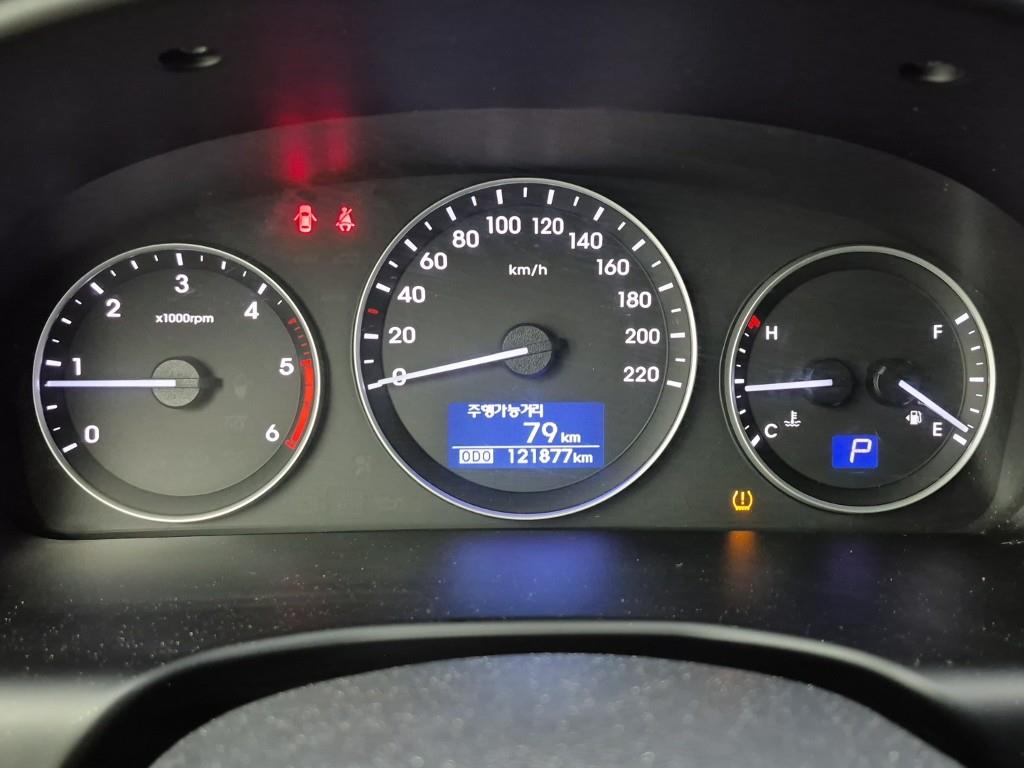 HYUNDAI Starex - Vista 7