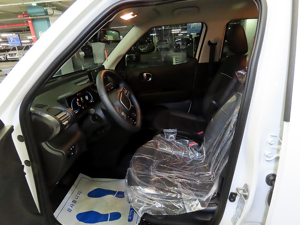 HYUNDAI Casper - Vista 6