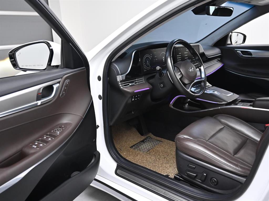 HYUNDAI Grandeur - Vista 11