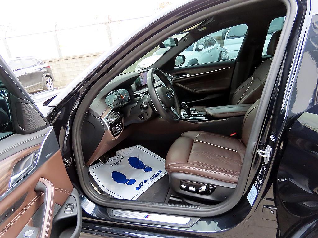 BMW 5 Series - Vista 5