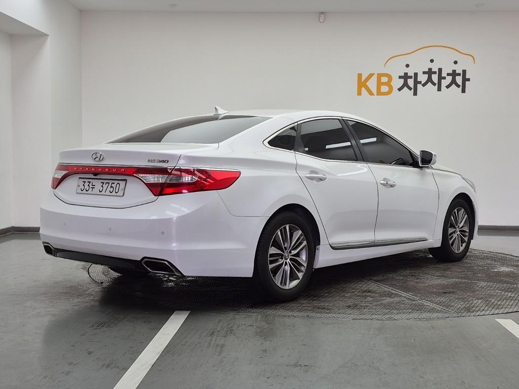 HYUNDAI Grandeur - Vista 4