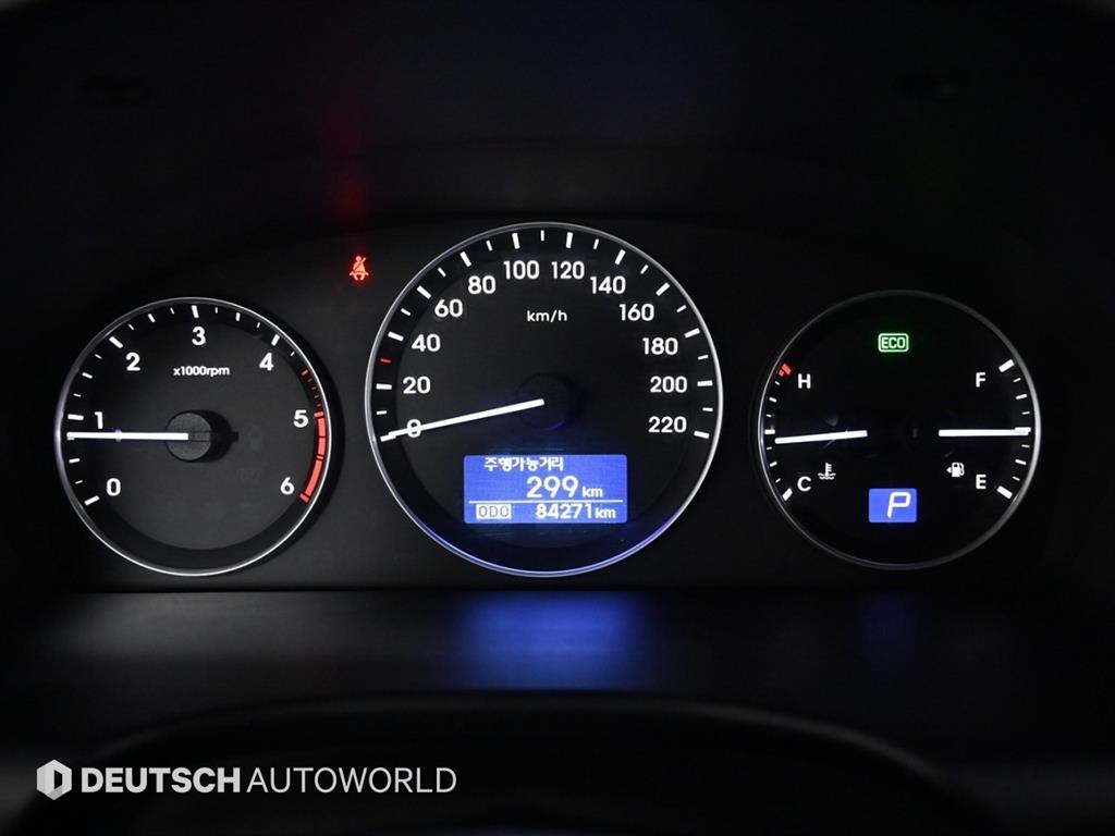 HYUNDAI Starex - Vista 8