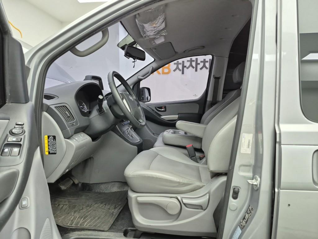 HYUNDAI Starex - Vista 11
