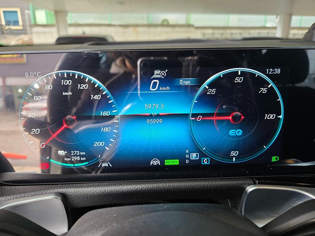 Mercedes Benz EQB - Vista 8