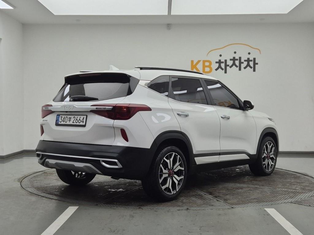 KIA Seltos - Vista 4