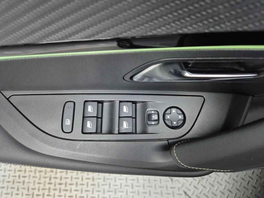 Peugeot 2008 2023 Plateado - Importación desde Corea - HF Imports Iquique - Foto 17