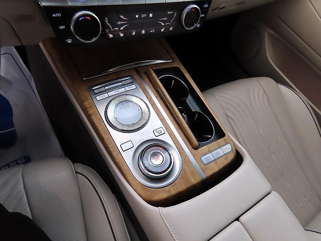 Genesis G80 - Vista 10