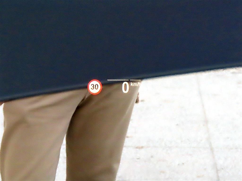 BMW 8 Series - Vista 10