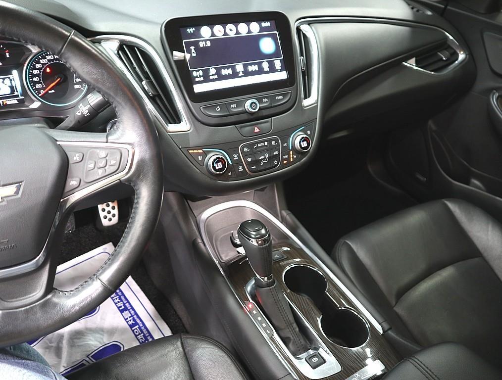 Chevrolet Malibu - Vista 10