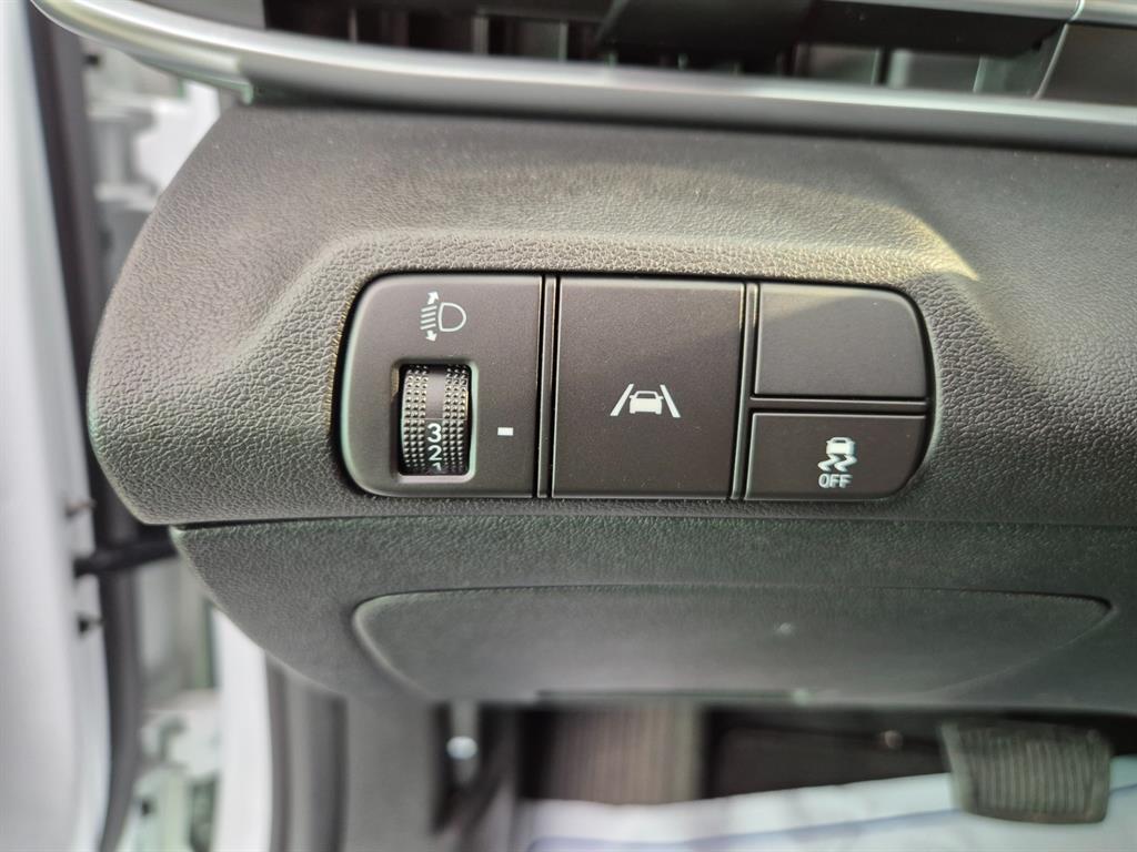 HYUNDAI Avante - Vista 7