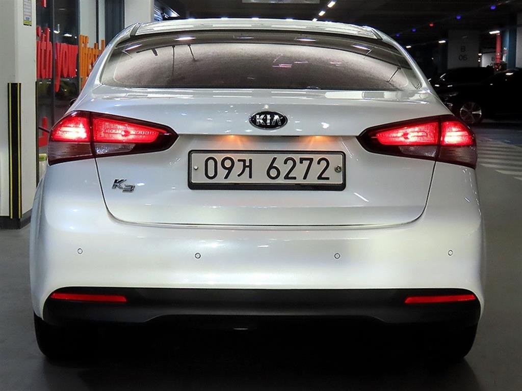 KIA K3 - Vista 5