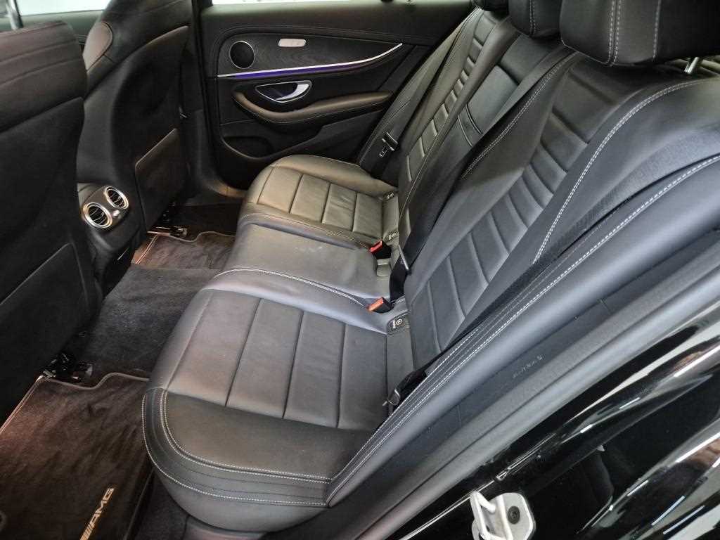 Mercedes Benz E class - Vista 12