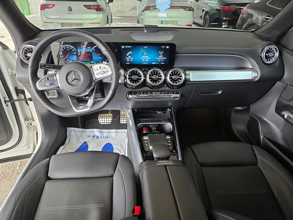 Mercedes Benz EQB - Vista 9