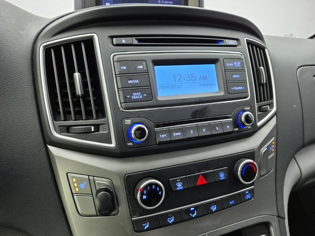 HYUNDAI Starex - Vista 10