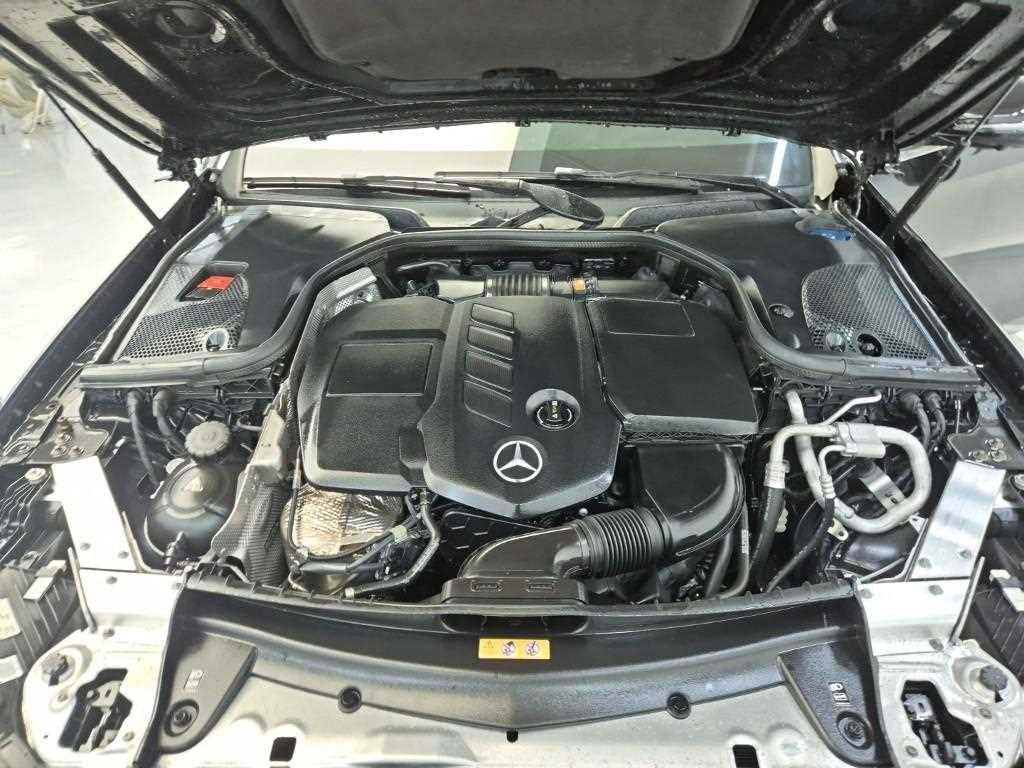 Mercedes Benz E class - Vista 5