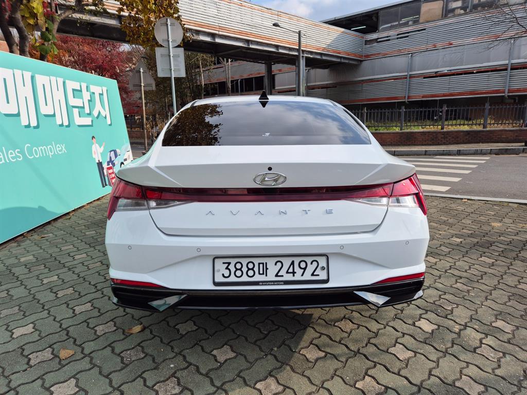 HYUNDAI Avante - Vista 4